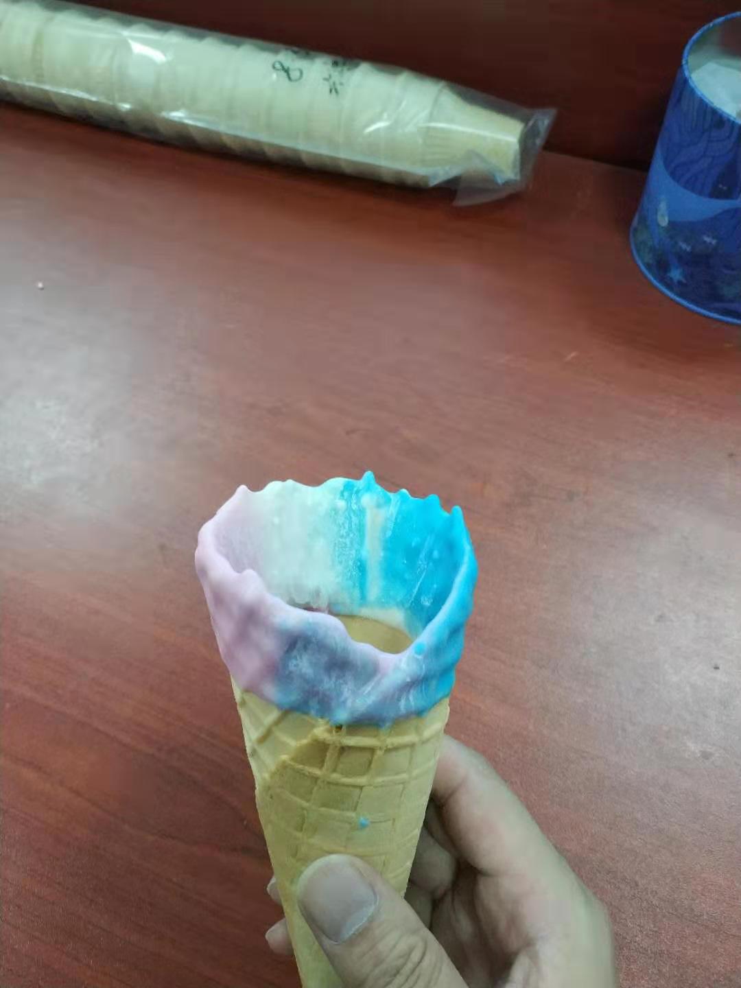 双色蘸层威化筒产品